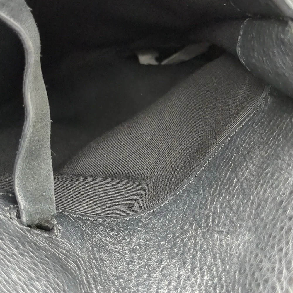 Marc Jacobs black pebble